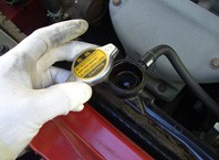 Как проверить крышку радиатора в автомобиле?